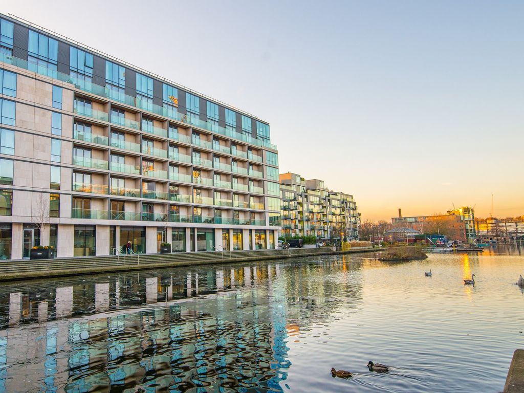 1 bed flat for sale in Lexicon, Book House, City Road, London EC1V, £650,000