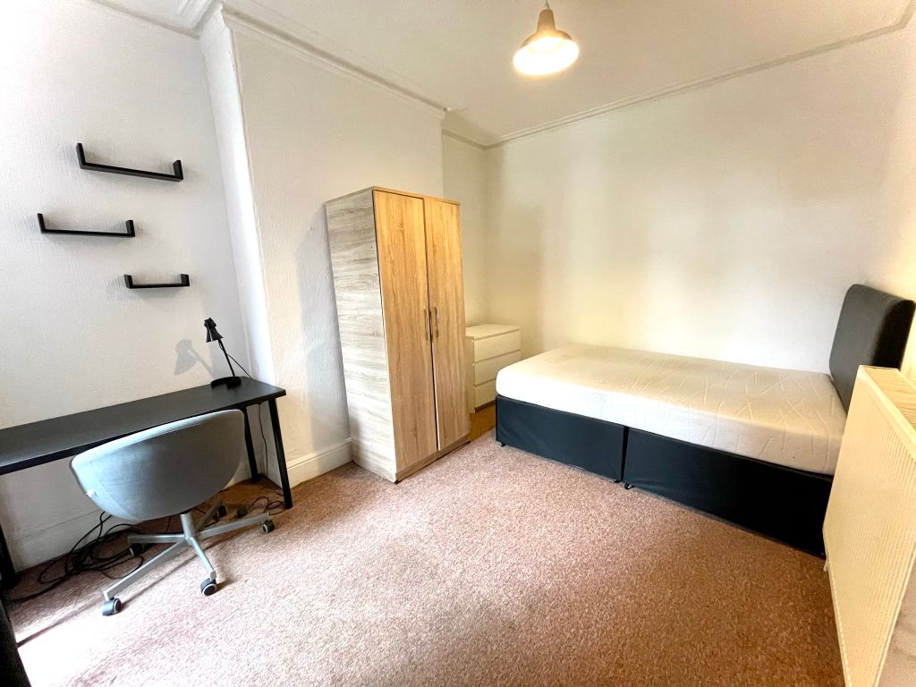 Room to rent in Northumberland Road, Coventry CV1, £425 pcm