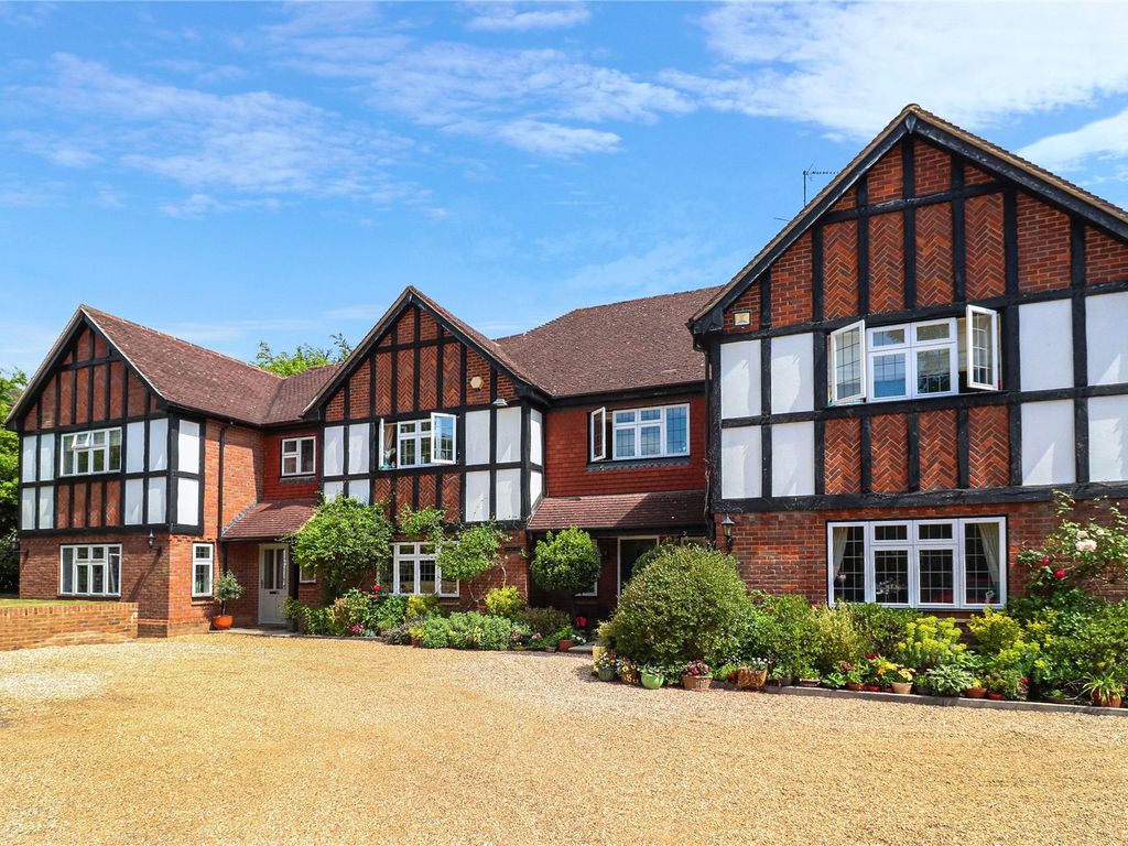 8 bed detached house for sale in Pavilion End, Knotty Green, Beaconsfield HP9, £2,500,000