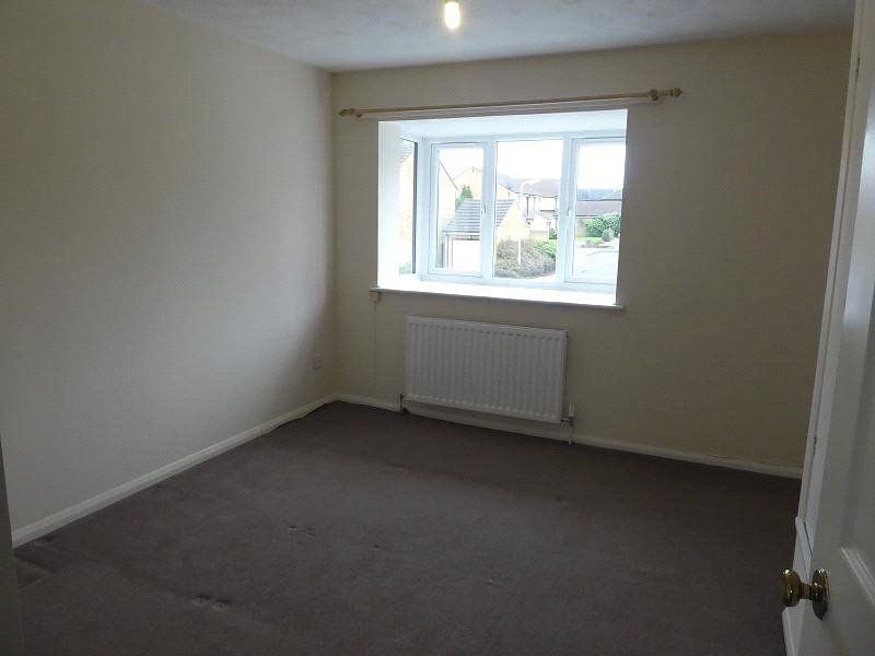 2 bed end terrace house to rent in Coltsfoot Green, Luton, Bedfordshire LU4, £1,250 pcm