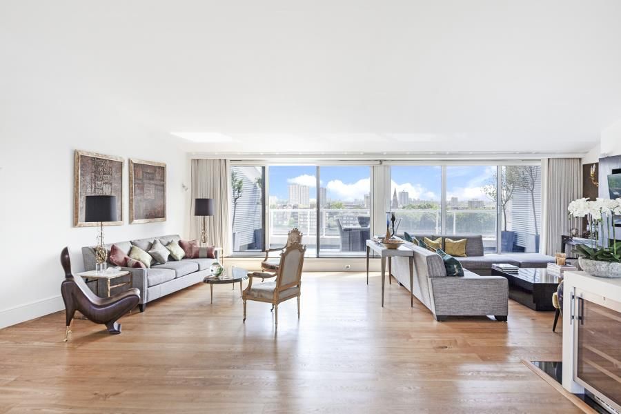 New home, 3 bed flat for sale in Chelsea Crescent, Chelsea Harbour SW10, £4,500,000
