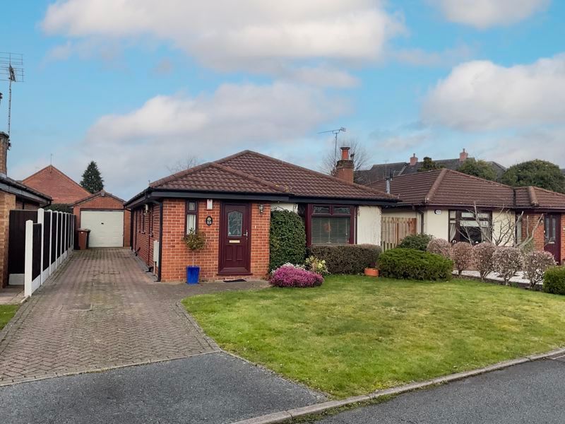 3 bed detached bungalow for sale in The Beeches, Nantwich, Cheshire CW5, £350,000