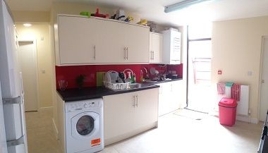 Room to rent in Somerset Road, Hyde Park, Doncaster DN1, £455 pcm