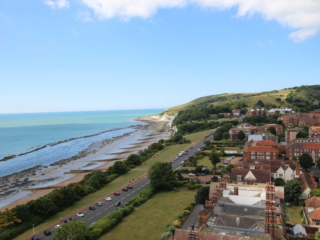 3 bed flat for sale in Bolsover Road, Eastbourne BN20, £450,000