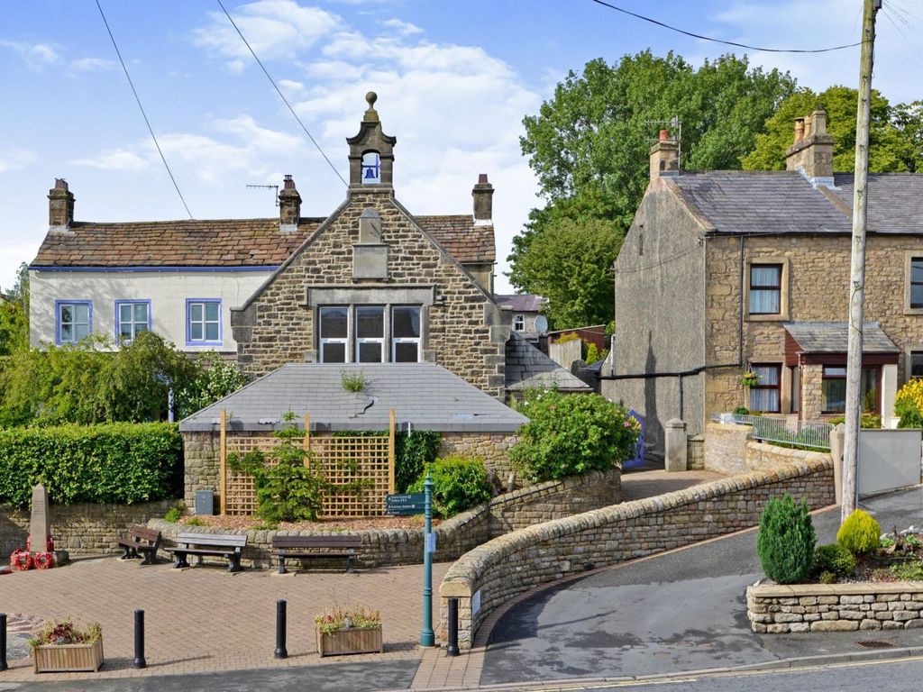 New home, 4 bed property for sale in Robin Lane, Lancaster LA2, £560,000