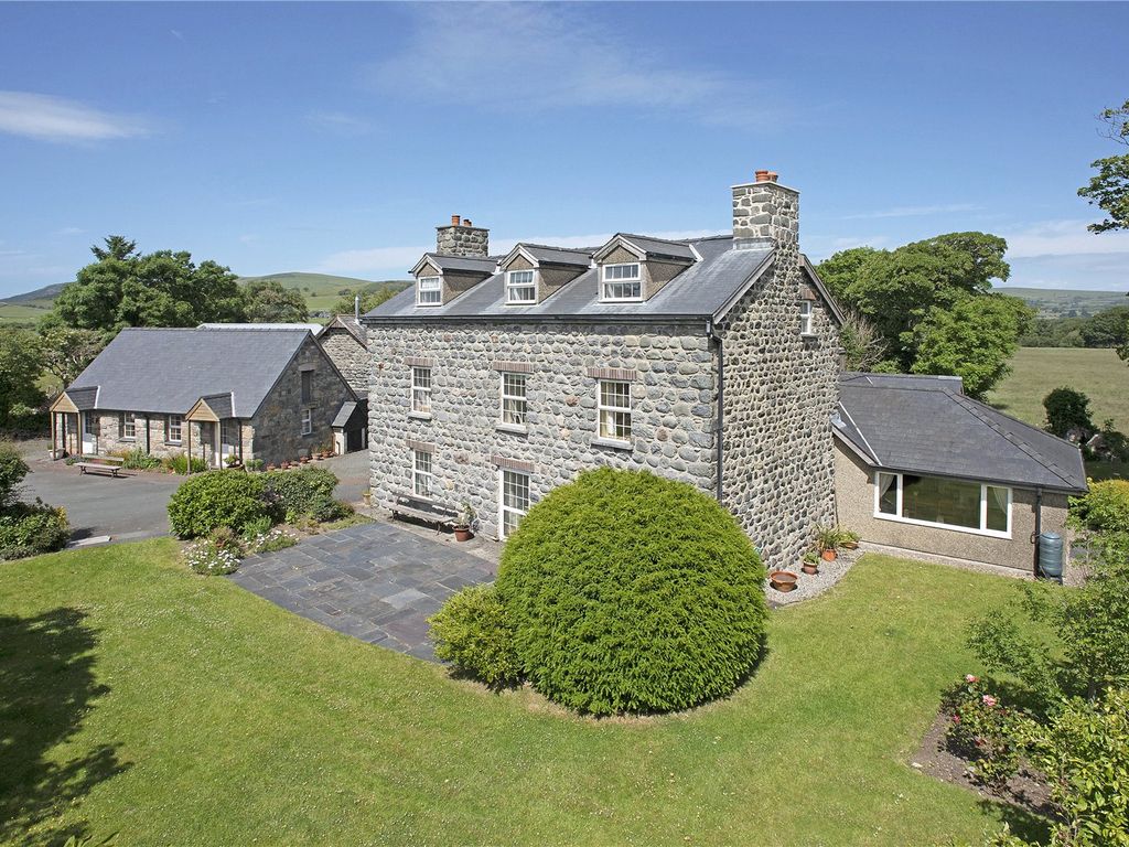 4 bed detached house for sale in Bryncrug, Tywyn, Gwynedd LL36, £850,000