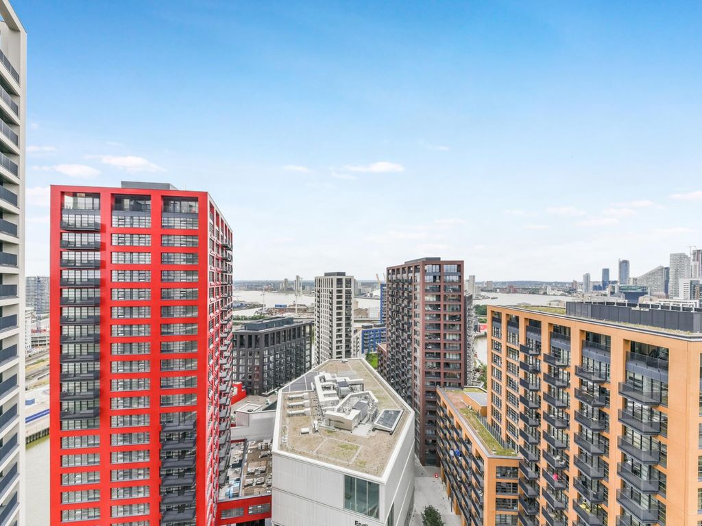 1 bed flat to rent in Bridgewater House, London City Island, London E14, £2,340 pcm