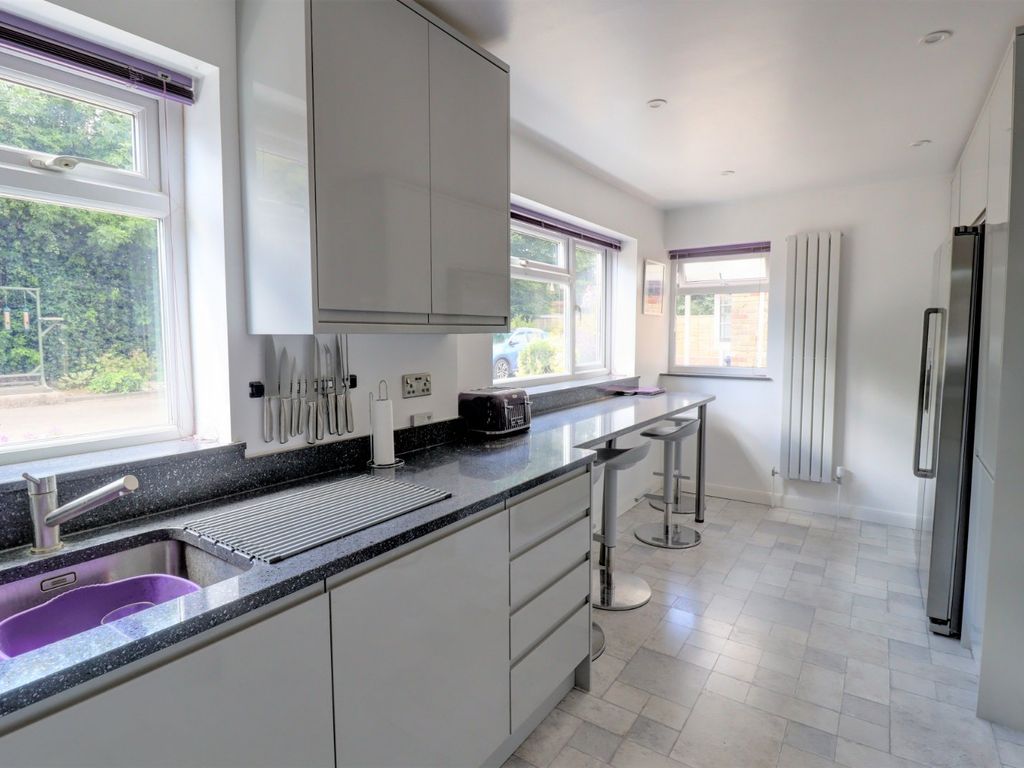 4 bed detached house for sale in Cherry Grove, Holmer Green, High Wycombe, Buckinghamshire HP15, £600,000