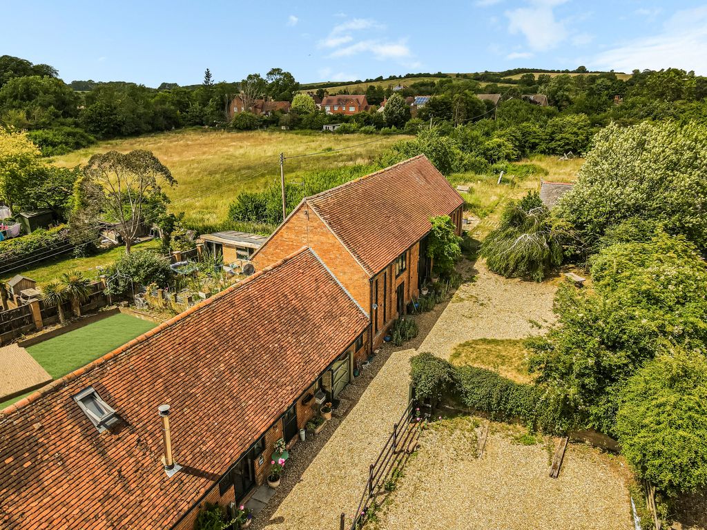 5 bed barn conversion for sale in Bennetts Lane, Rowsham, Aylesbury HP22, £1,000,000