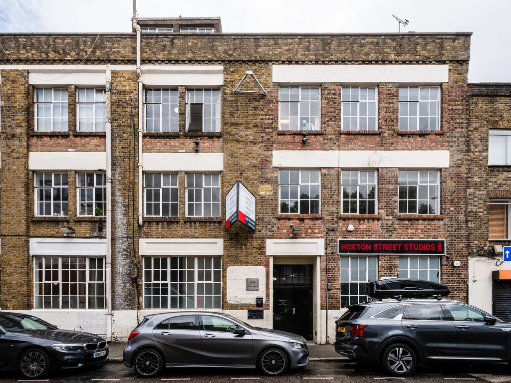 Office to let in 1.03 Hoxton Street Studios, 12-18 Hoxton Street, Shoreditch N1, £12,780 pa