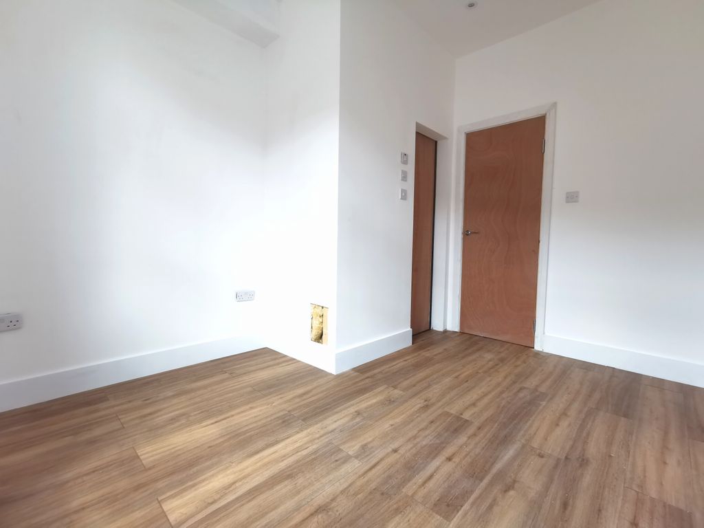 1 bed flat to rent in Salusbury Road, London NW6, £1,395 pcm