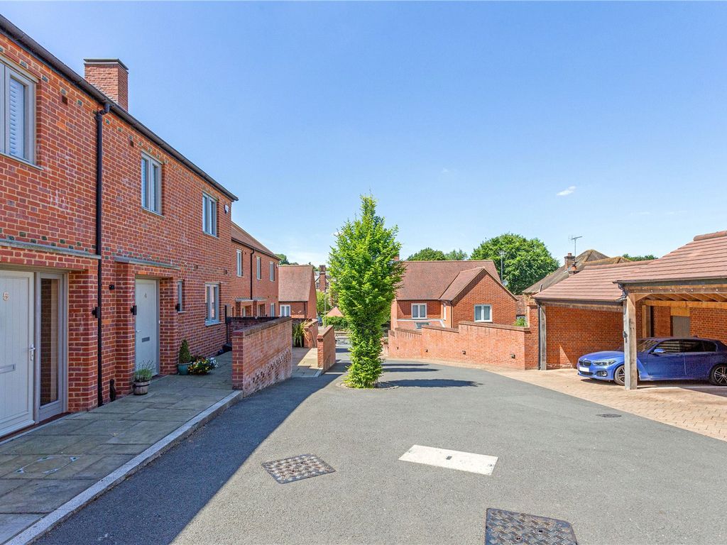 4 bed terraced house for sale in Diamond Court, Old Amersham, Buckinghamshire HP7, £775,000