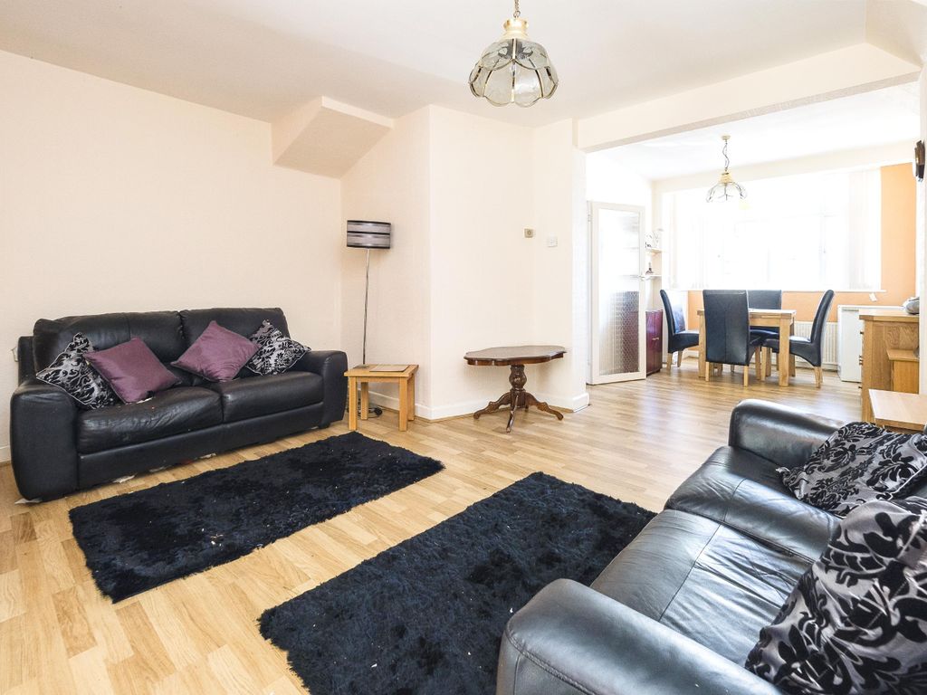 2 bed terraced house for sale in Uplands Road, Woodford Green IG8, £375,000
