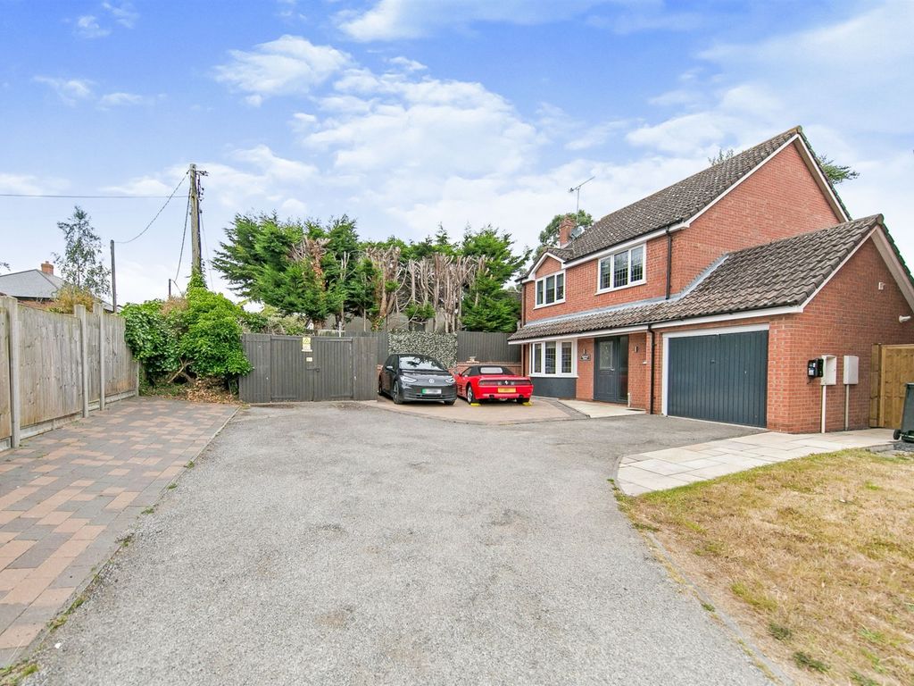 4 bed detached house for sale in Summerfields, Sible Hedingham, Halstead CO9, £500,000