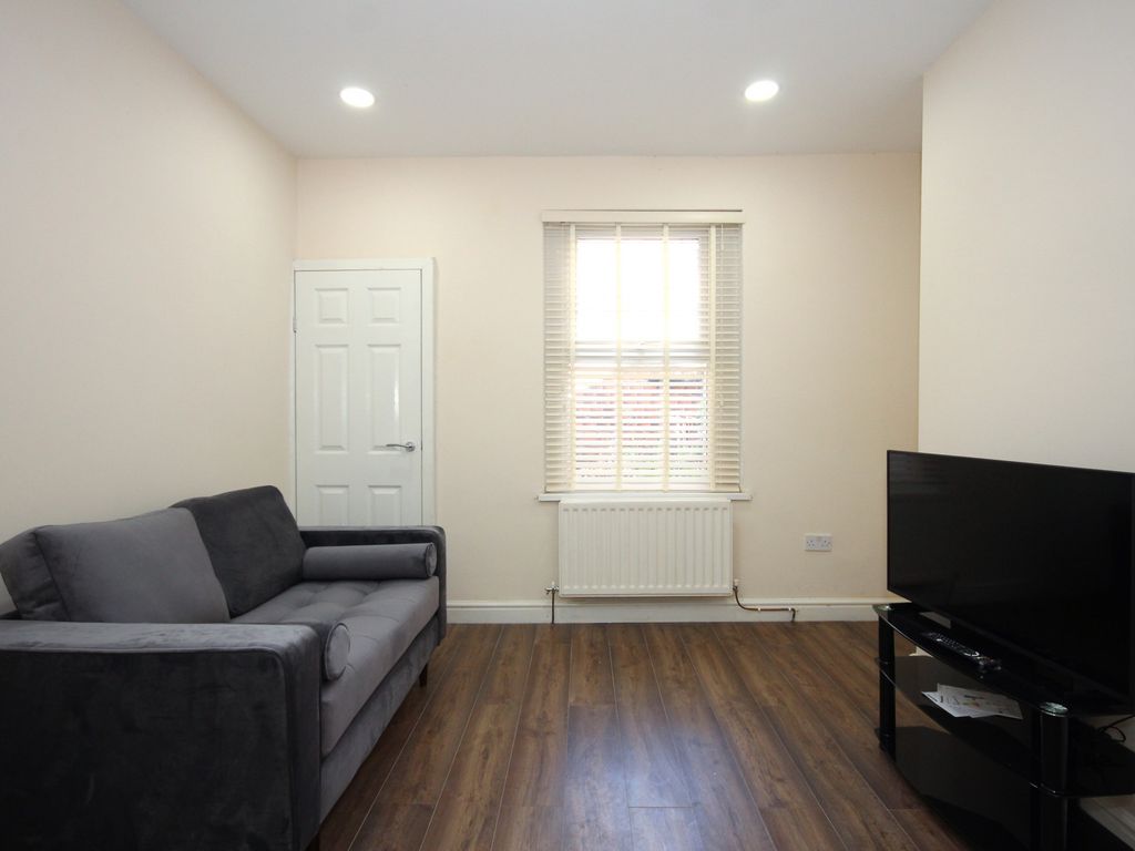 4 bed shared accommodation to rent in St. Pauls Square, Preston PR1, £390 pppm