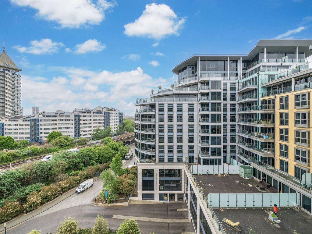 1 bed flat for sale in Townmead Road, London SW6, £550,000