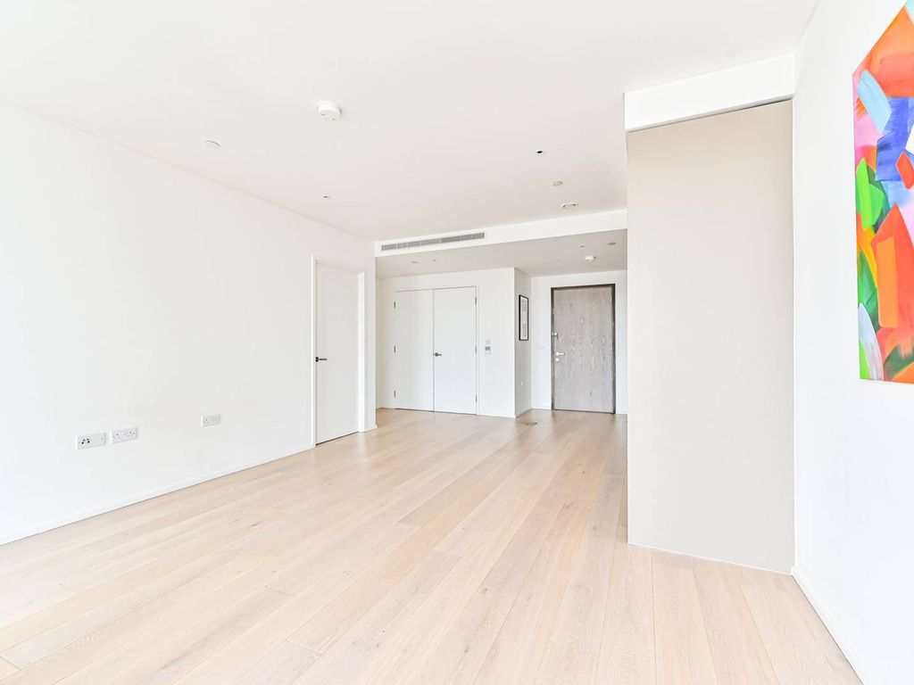 1 bed flat for sale in Coda Residences, York Place, Battersea, London SW11, £600,000