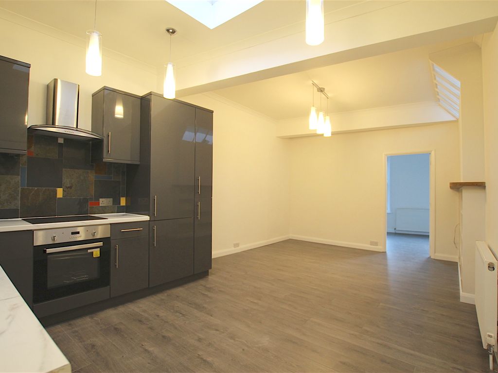 1 bed flat to rent in Park Road, Hornsey N8, £1,775 pcm