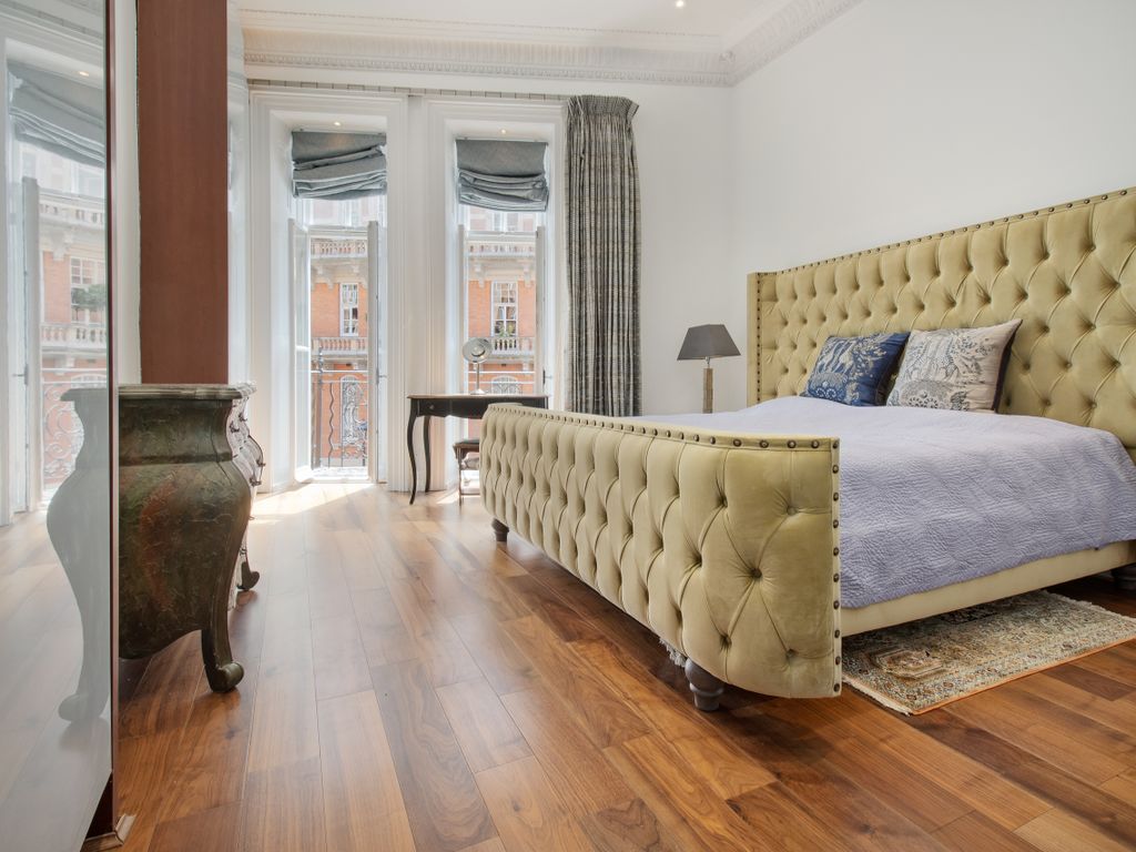 3 bed flat for sale in Kensington Gore, London SW7, £3,150,000