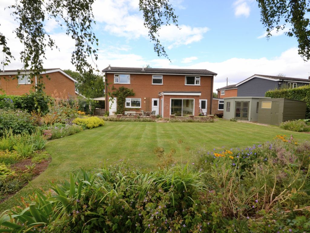 5 bed detached house for sale in Tetney Lock Road, Tetney DN36, £435,000