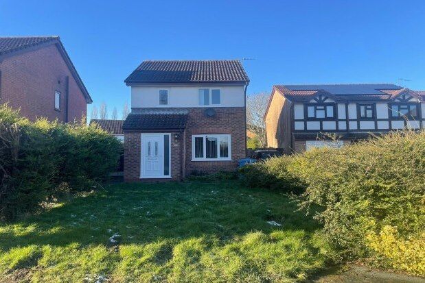 3 bed detached house to rent in Fleetwood Close, Warrington WA5, £1,200 pcm