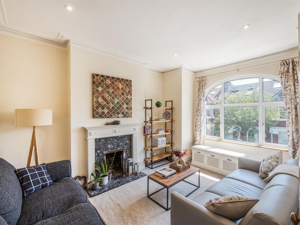 3 bed maisonette for sale in Florence Road, London SW19, £570,000