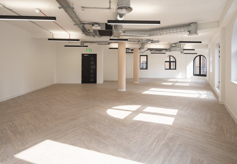 Office to let in City Road, London EC1V, £40,330 pa