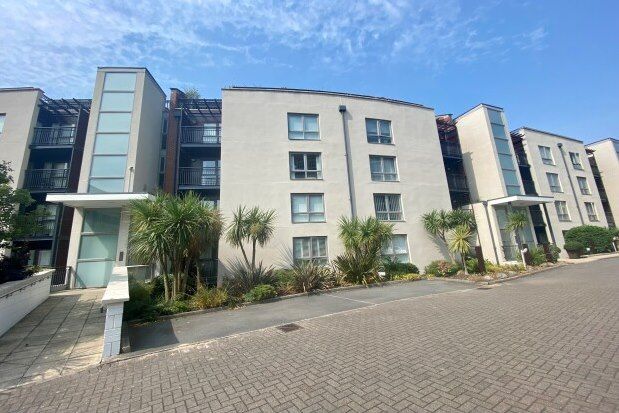2 bed flat to rent in City Point, Nottingham NG1, £1,300 pcm