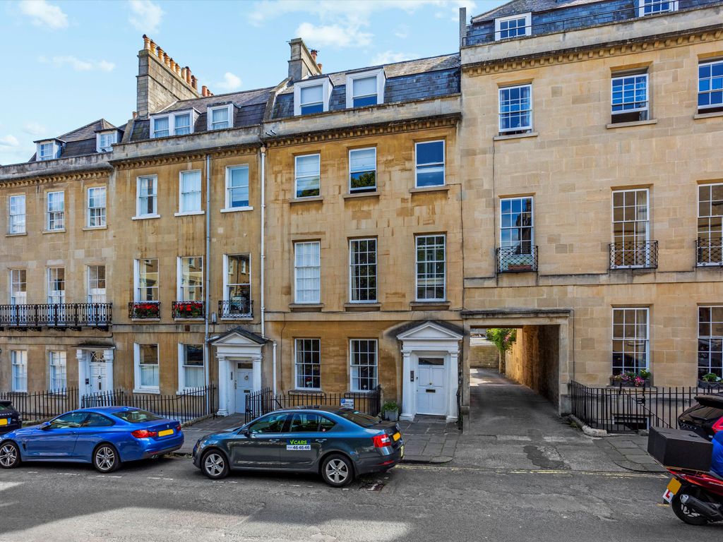 2 bed flat for sale in Catharine Place, Bath, Somerset BA1, £465,000