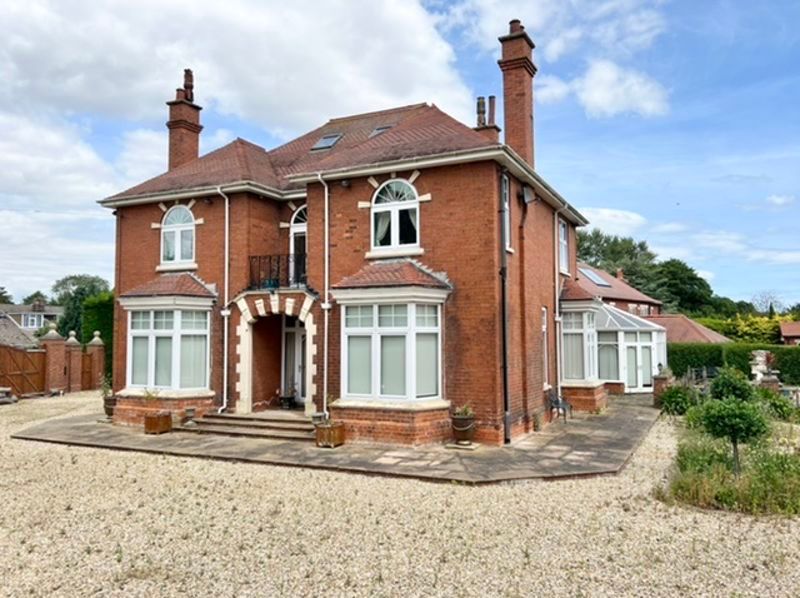 6 bed detached house for sale in Cheapside, Waltham, Grimsby DN37, £685,000