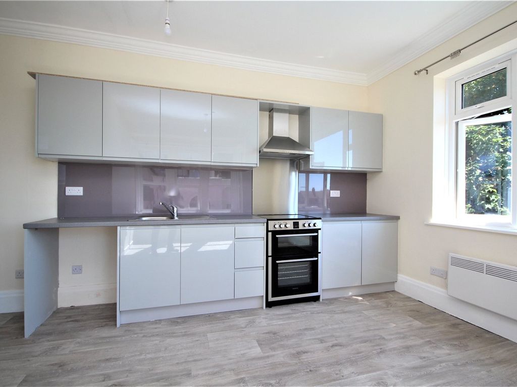 1 bed flat to rent in Broadwater Road, Worthing, West Sussex BN14, £875 pcm