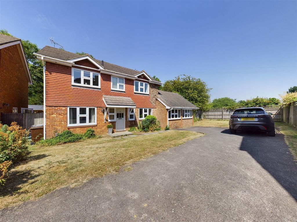 4 bed property for sale in Rocks Close, East Malling, West Malling ME19, £775,000
