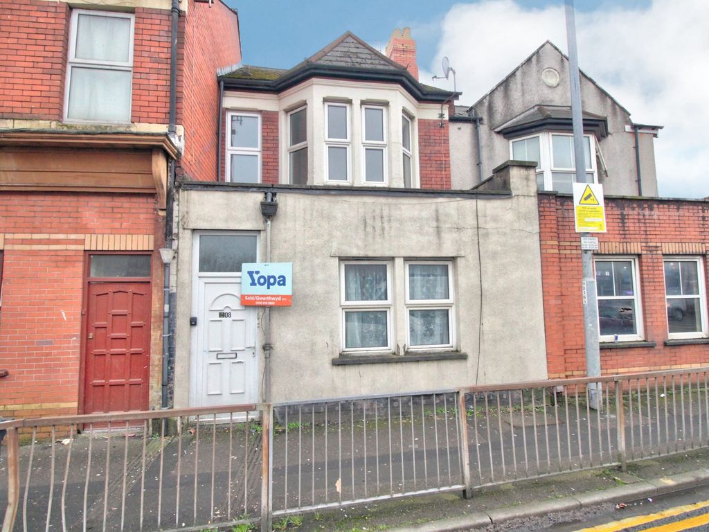 2 bed flat for sale in Corporation Road, Newport NP19, £100,000