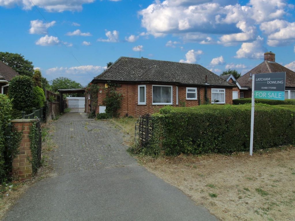 3 bed detached bungalow for sale in Sapley Road, Hartford, Huntingdon PE29, £500,000