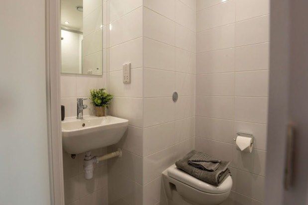 Studio to rent in Perth Road, Ilford IG2, £1,668 pcm