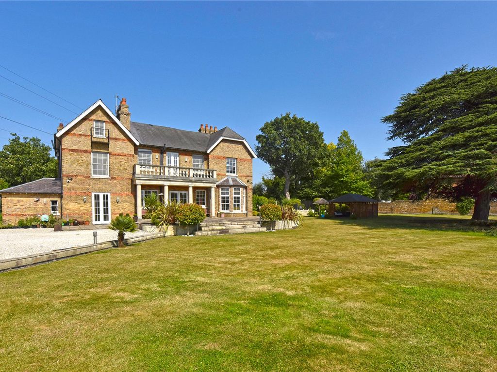 6 bed detached house to rent in St. Marys Road, Middlegreen, South Bucks SL3, £7,750 pcm