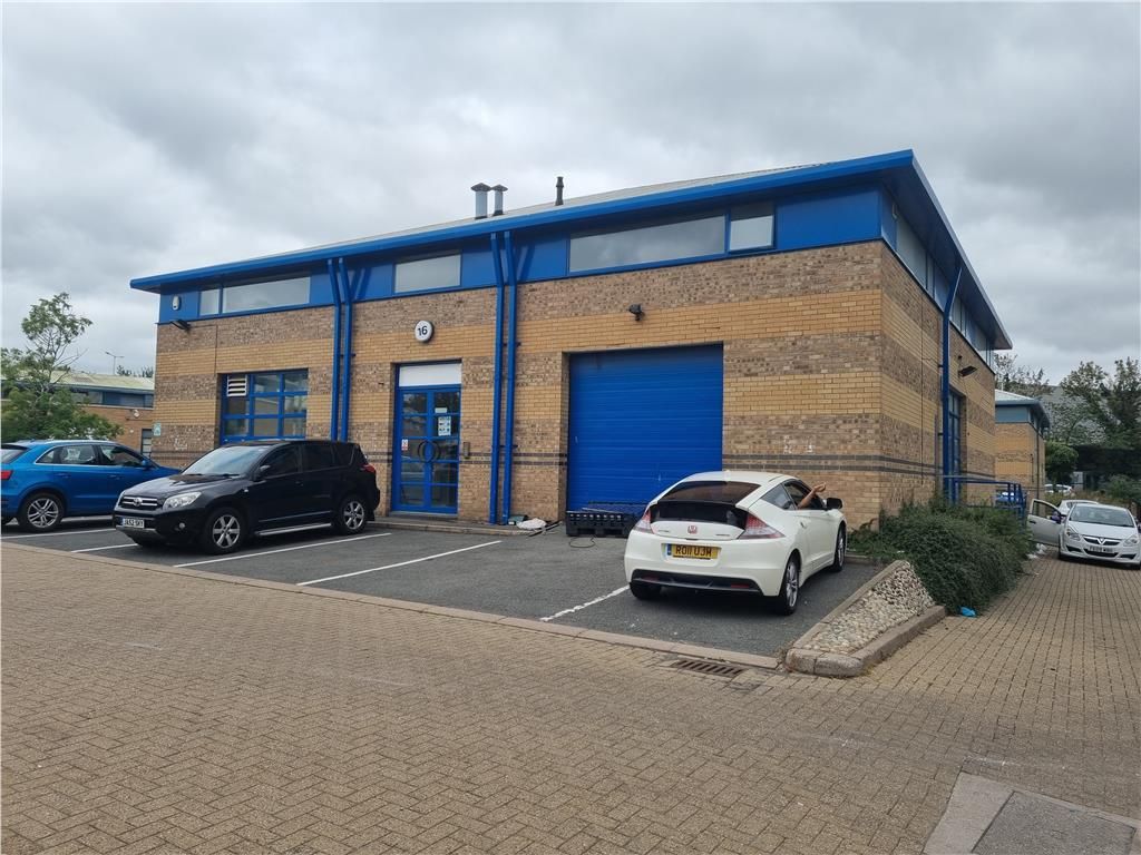 Light industrial to let in Apex Business Centre, Boscombe Road, Dunstable LU5, £47,500 pa