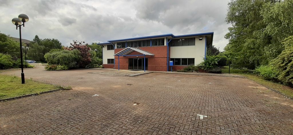 Light industrial to let in Zoedale Limited, Stannard Way, Priory Business Park, Bedford, Bedfordshire MK44, £125,000 pa