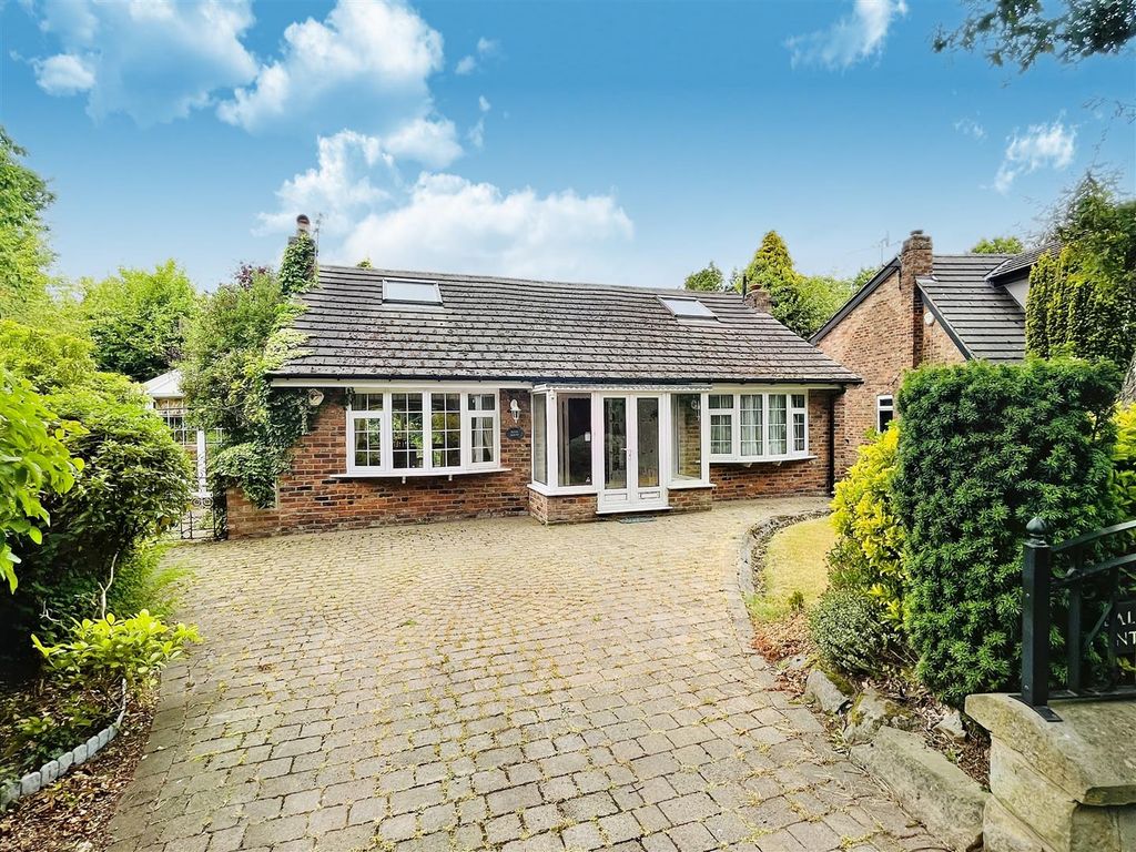 3 bed bungalow for sale in Shay Lane, Hale Barns, Altrincham WA15, £450,000