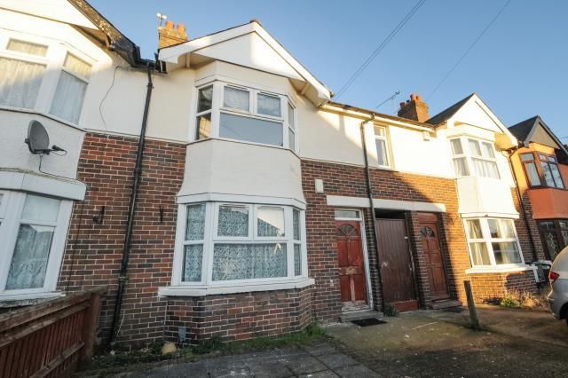 4 bed semi-detached house to rent in Off Cowley Road, HMO Ready 5 Sharers OX4, £2,400 pcm