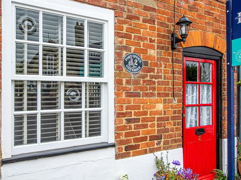 3 bed cottage for sale in Post Office Cottages, High Street, Eggington LU7, £375,000