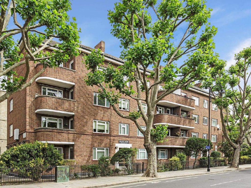 2 bed flat for sale in Old Brompton Road, London SW5, £549,950