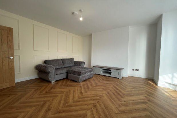 2 bed flat to rent in 14 College Avenue, Liverpool L23, £1,400 pcm