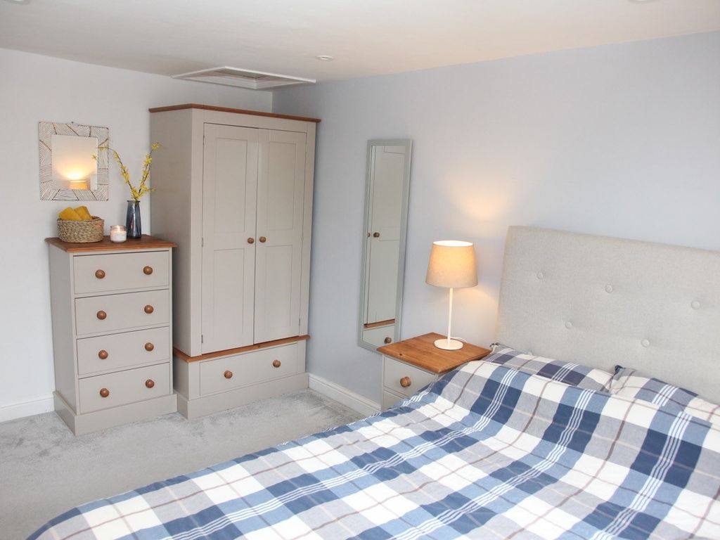 1 bed flat for sale in Brock Street, Bath BA1, £325,000