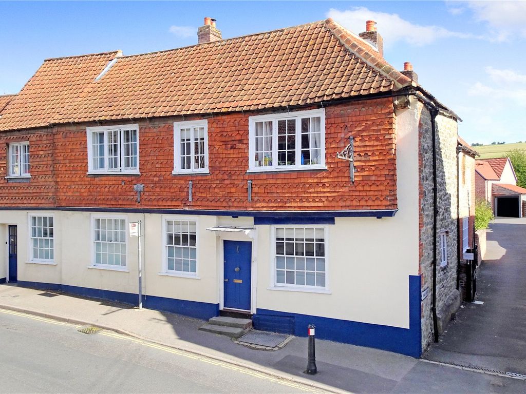 3 bed end terrace house for sale in High Street, Market Lavington, Devizes, Wiltshire SN10, £335,000