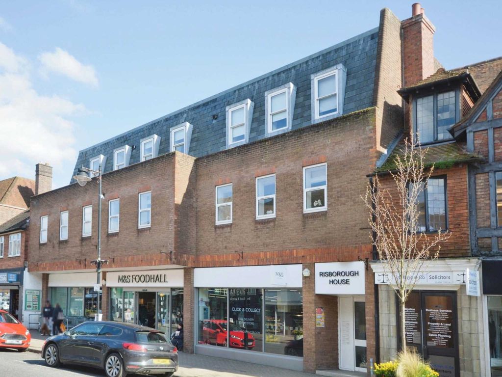 2 bed flat to rent in Sycamore Road, Amersham HP6, £1,500 pcm
