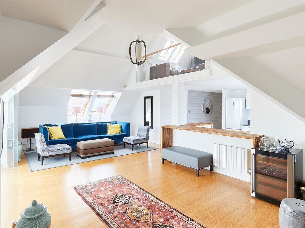 3 bed flat for sale in Regent On The River, Fulham SW6, £1,500,000