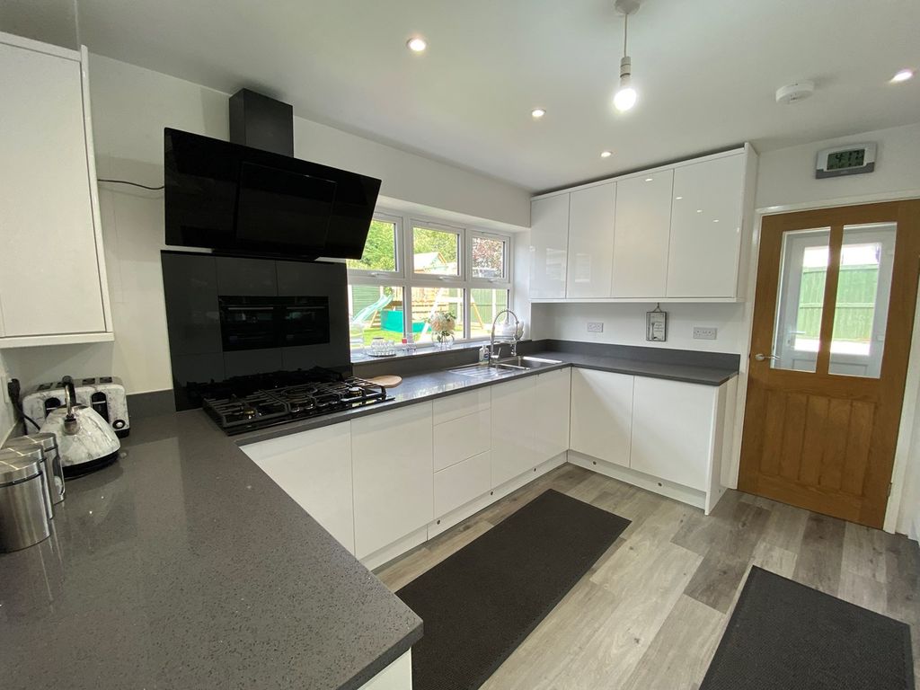 5 bed detached house for sale in The Coombes, Fulwood, Preston PR2, £750,000