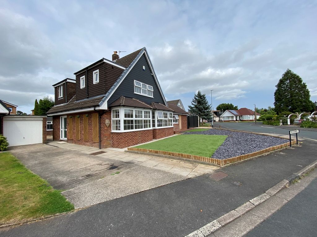 5 bed detached house for sale in The Coombes, Fulwood, Preston PR2, £750,000