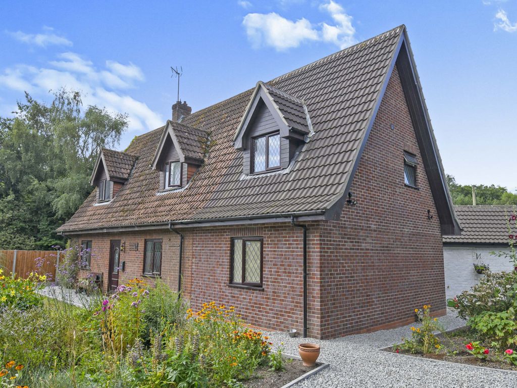 4 bed detached house for sale in Thorpe Road, Tattershall Thorpe LN4, £450,000